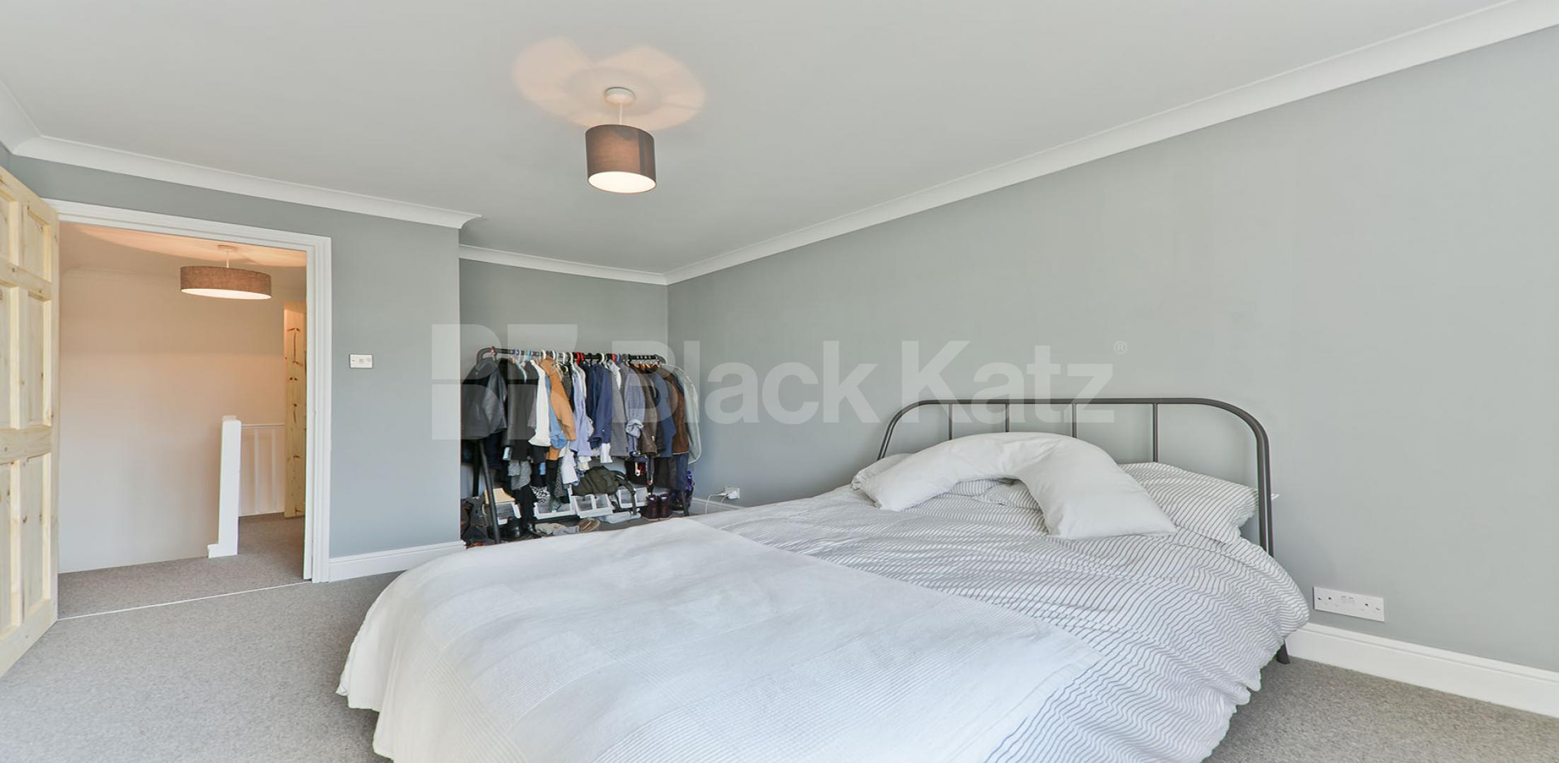 			UNDER OFFER, 2 Bedroom, 1 bath, 1 reception Ground Floor Flat			 Stanstead Road, Forrest Hill